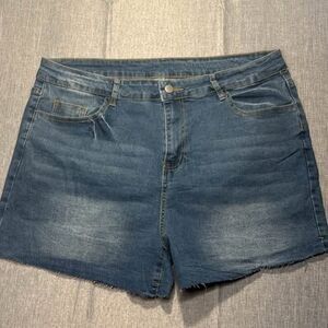 Women’s cut off jean denim shorts